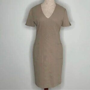 Daks London Tan V-Neck Short Sleeve 2 Front Pockets Sheath Dress Size 8